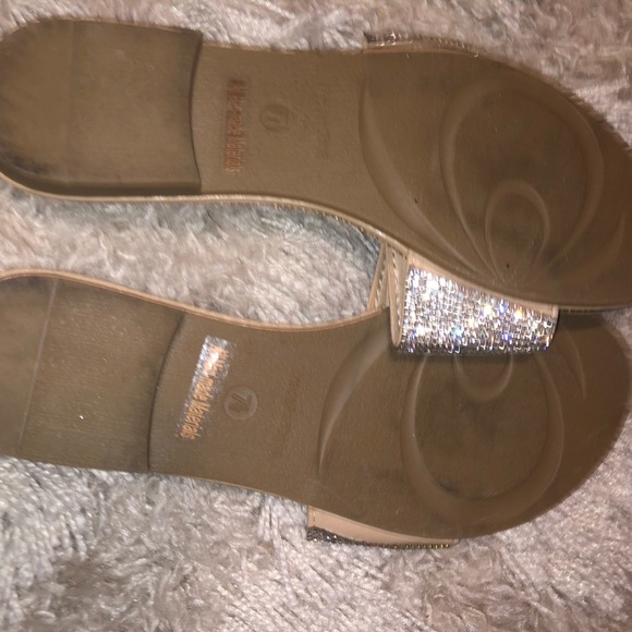 GLAZE
HONEY-62 RHINESTONE FLAT SANDAL 7 1/2 - Picture 4 of 5